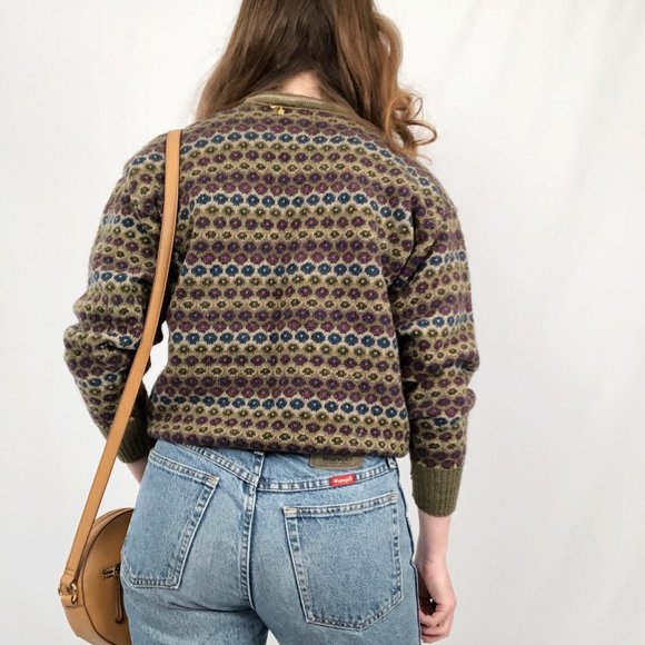 Stunning Vintage 100% Wool Oversized Nordic Fair Isle Heart Knit Crew Sweater - Picture 6 of 7